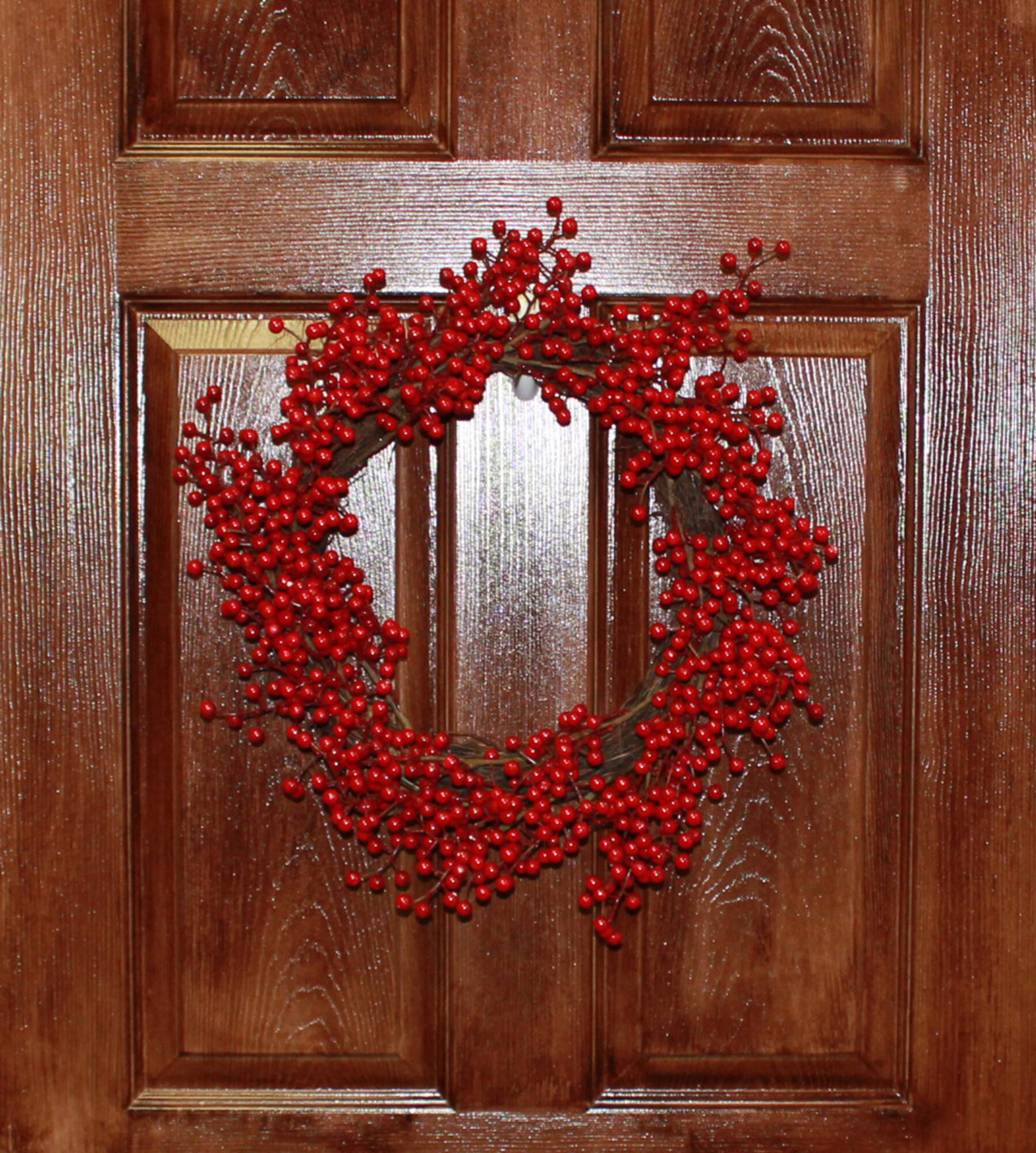 18" Red Berry Weatherproof Christmas Wreath on Twig Base